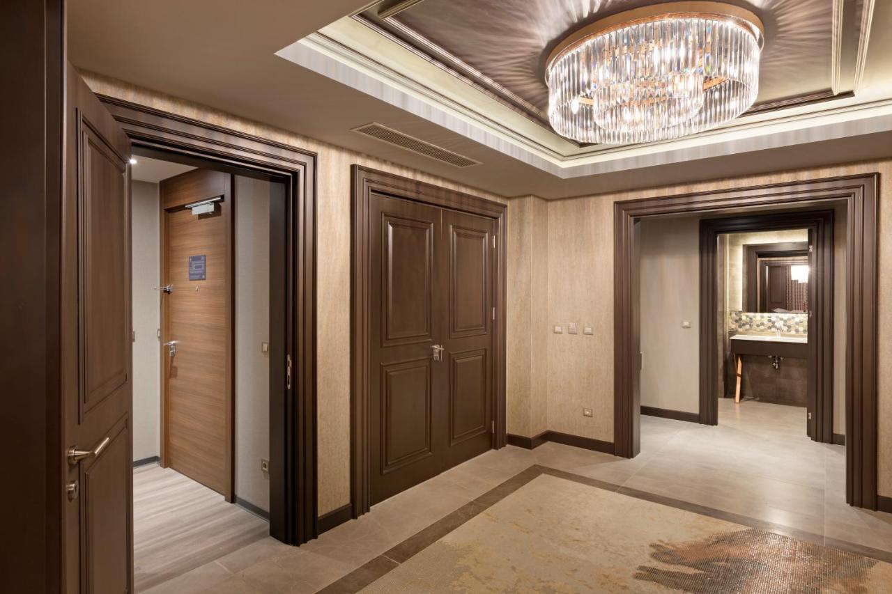Limak Skopje Luxury Hotel Exterior photo Interior of a suite