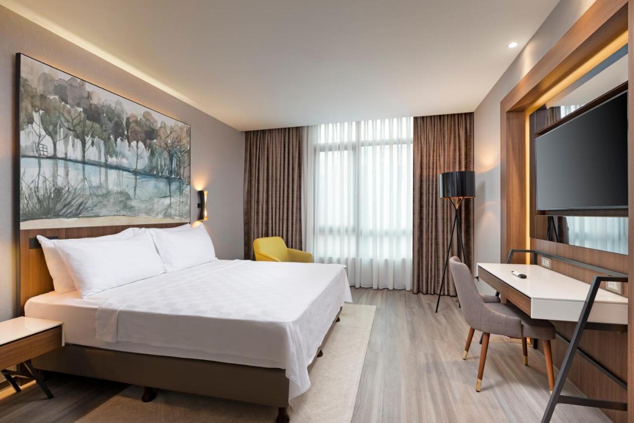 Limak Skopje Luxury Hotel Exterior photo A room at the hotel