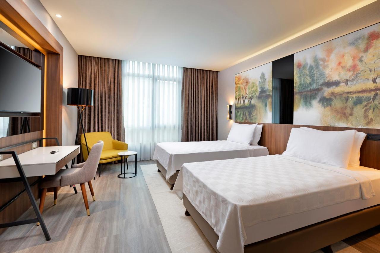 Limak Skopje Luxury Hotel Exterior photo