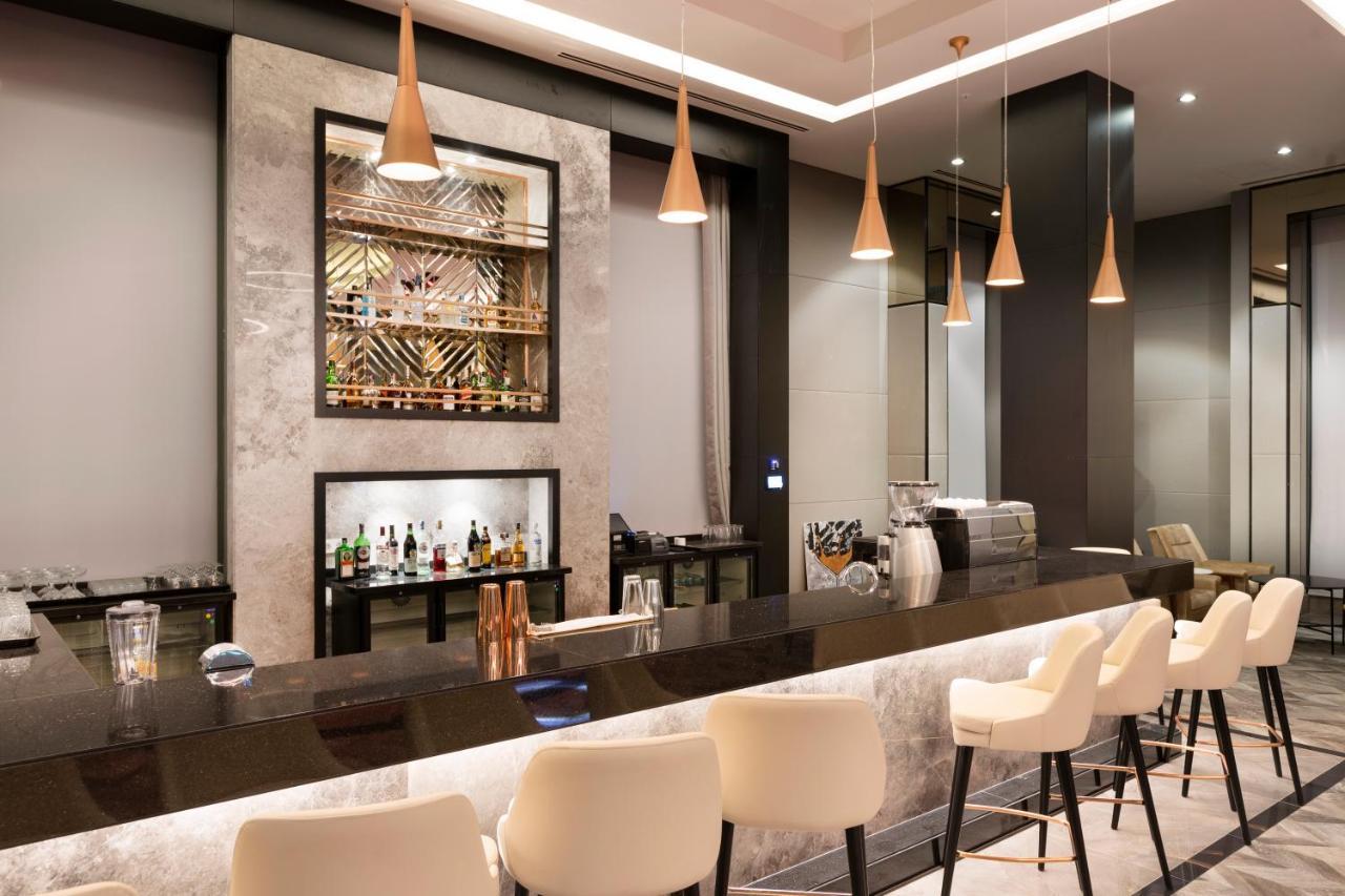 Limak Skopje Luxury Hotel Exterior photo The bar at the lounge